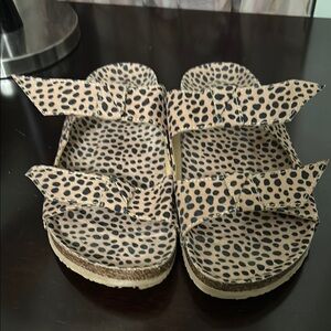Arizona Jean Co. Leopard Print Women’s Sandals size 10M
